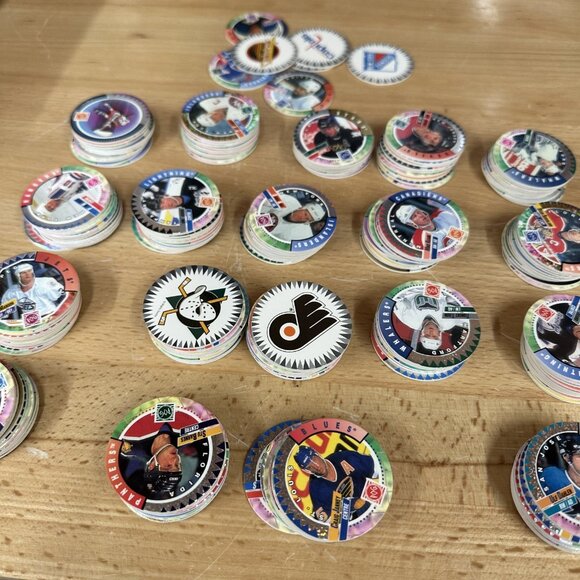 HUGE lot of  NHL  Players And Team POGS  1990’s  Team Caps 190+ Great Collection - Picture 2 of 2